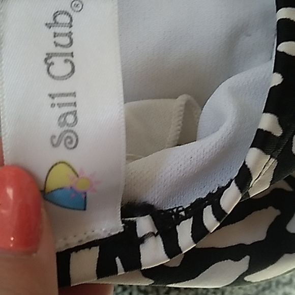 Sail Club Black/Yellow/White  Animal Print Tankini Top. Size Medium - Picture 7 of 10